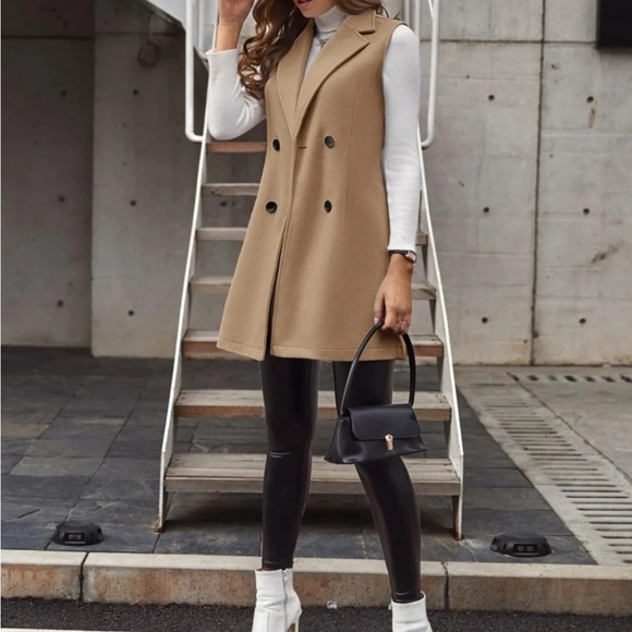 Luxe tan double breasted sleeveless coat - Picture 6 of 6